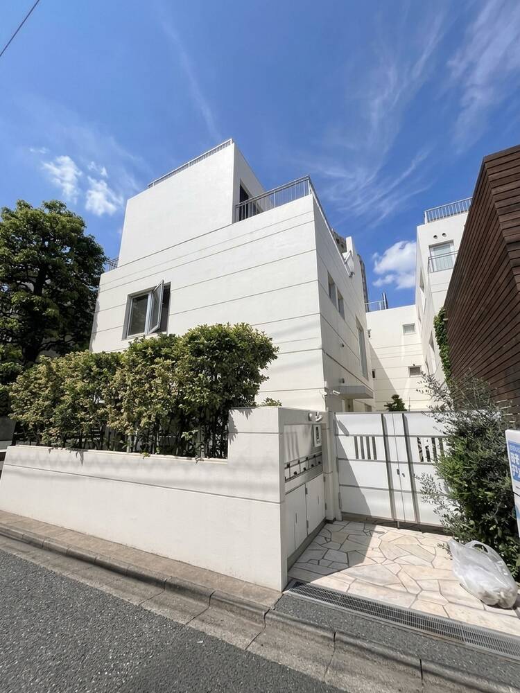 Terrace Nogizaka exterior